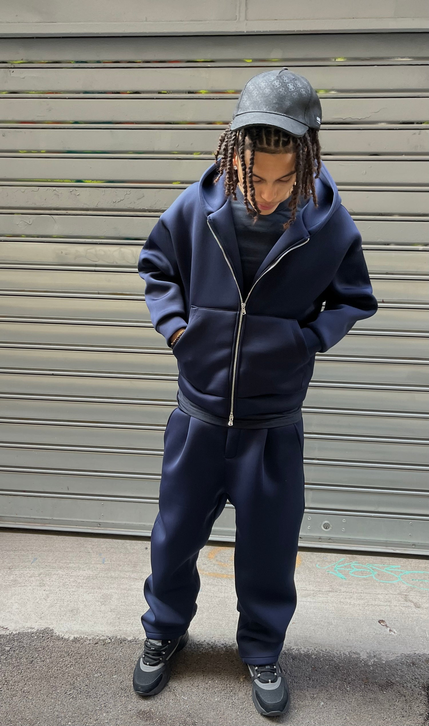 ensemble de jogging  bleu veste a zip 