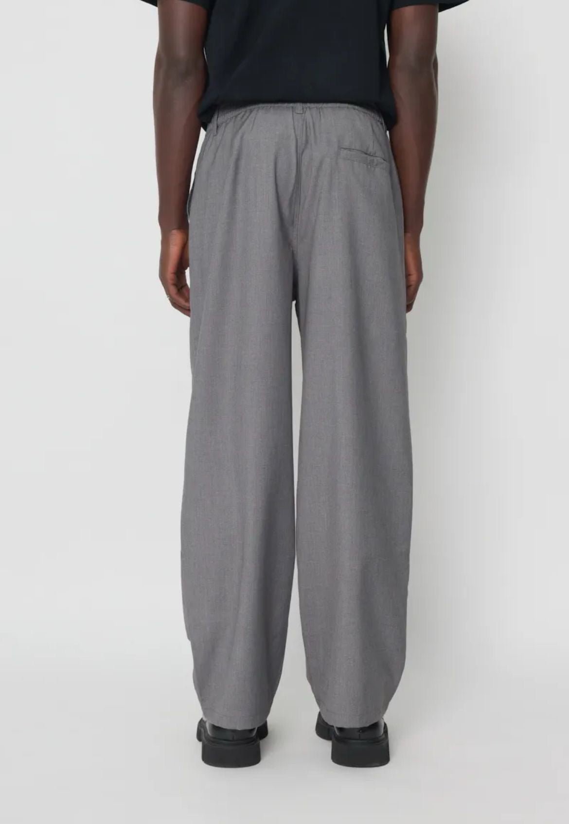 Pantalon Léger Gris Classique - Code Barre 34