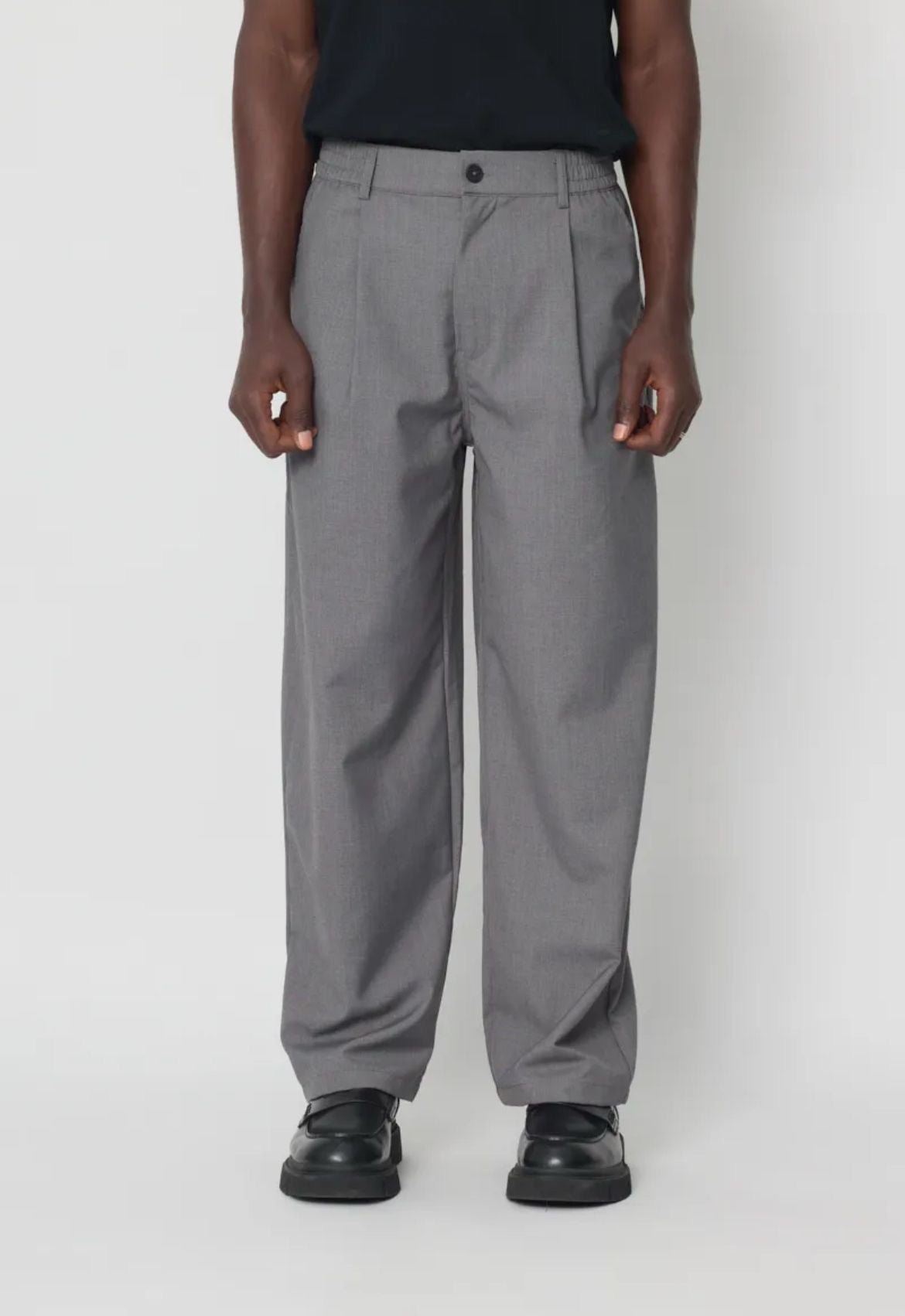Pantalon Léger Gris Classique - Code Barre 34