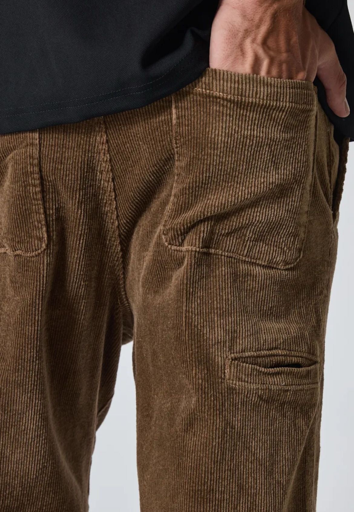 Pantalon uni à rayures en velours - Code Barre 34