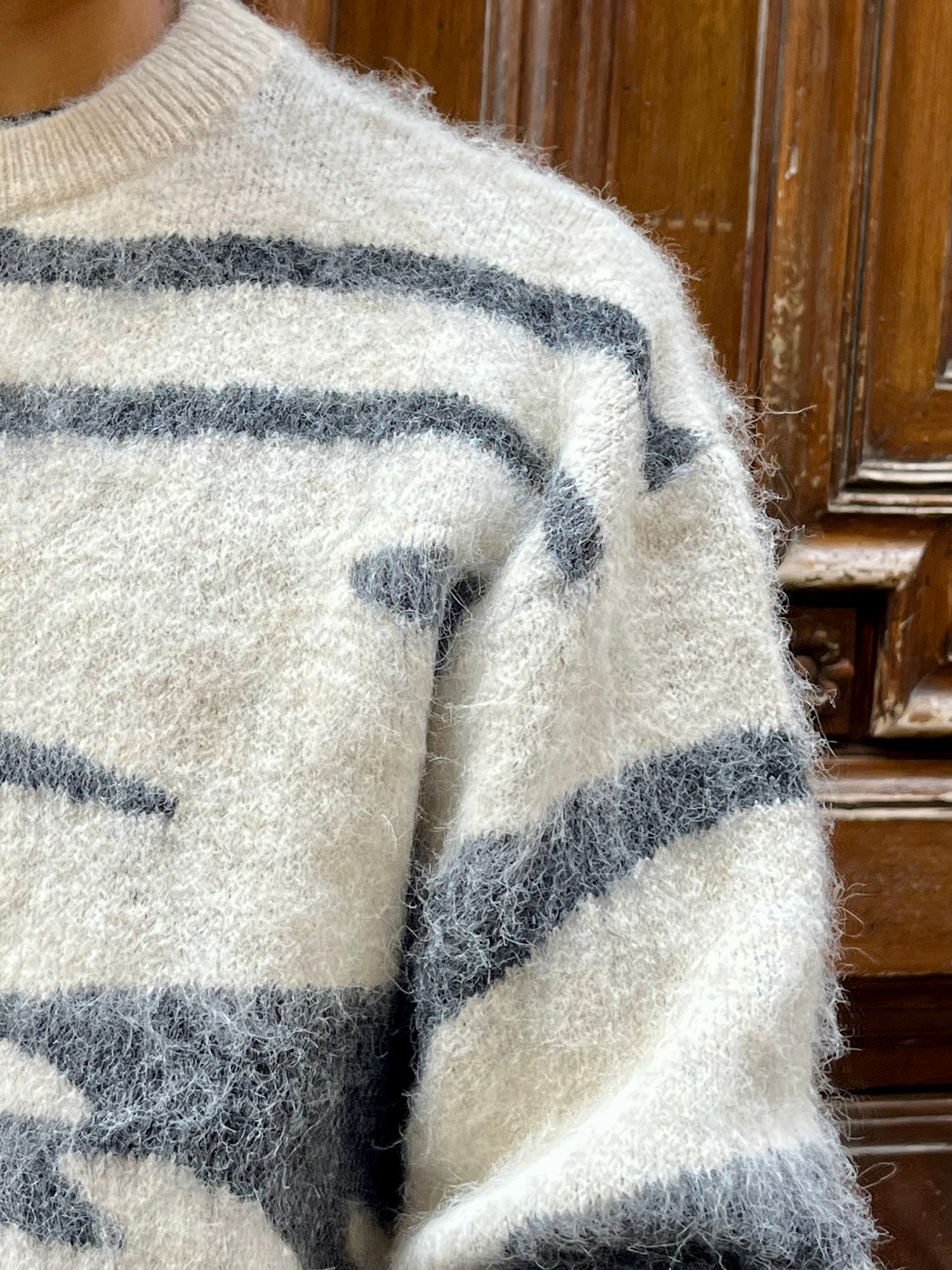 Pull Wave Line rayures verticales noir/blanc sans capuche