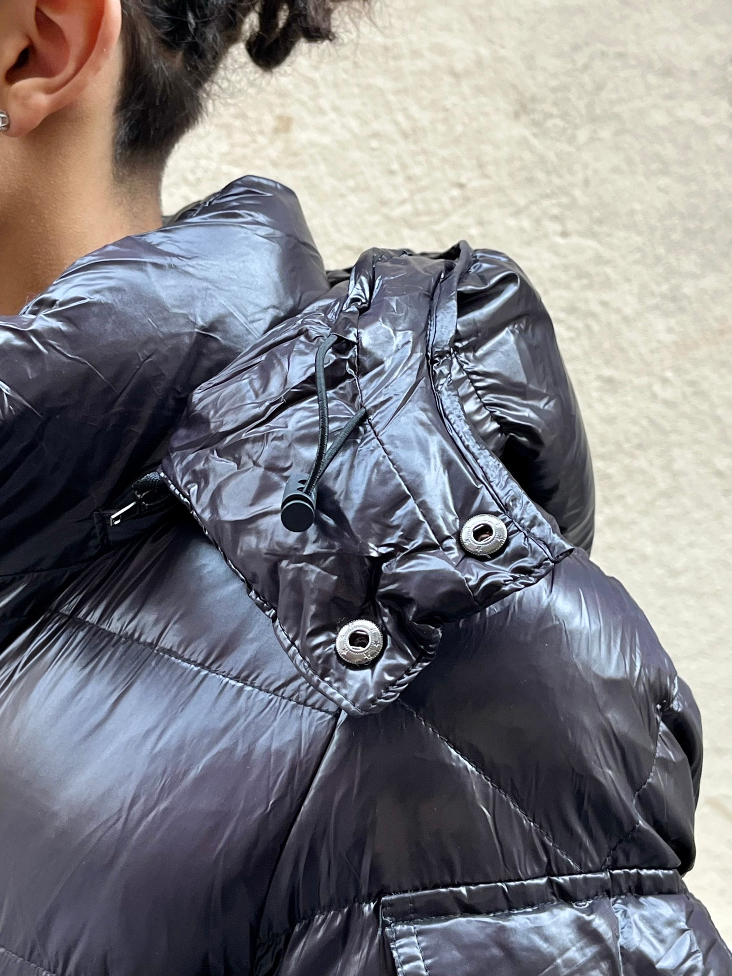 doudoune noire  capuche brillante homme