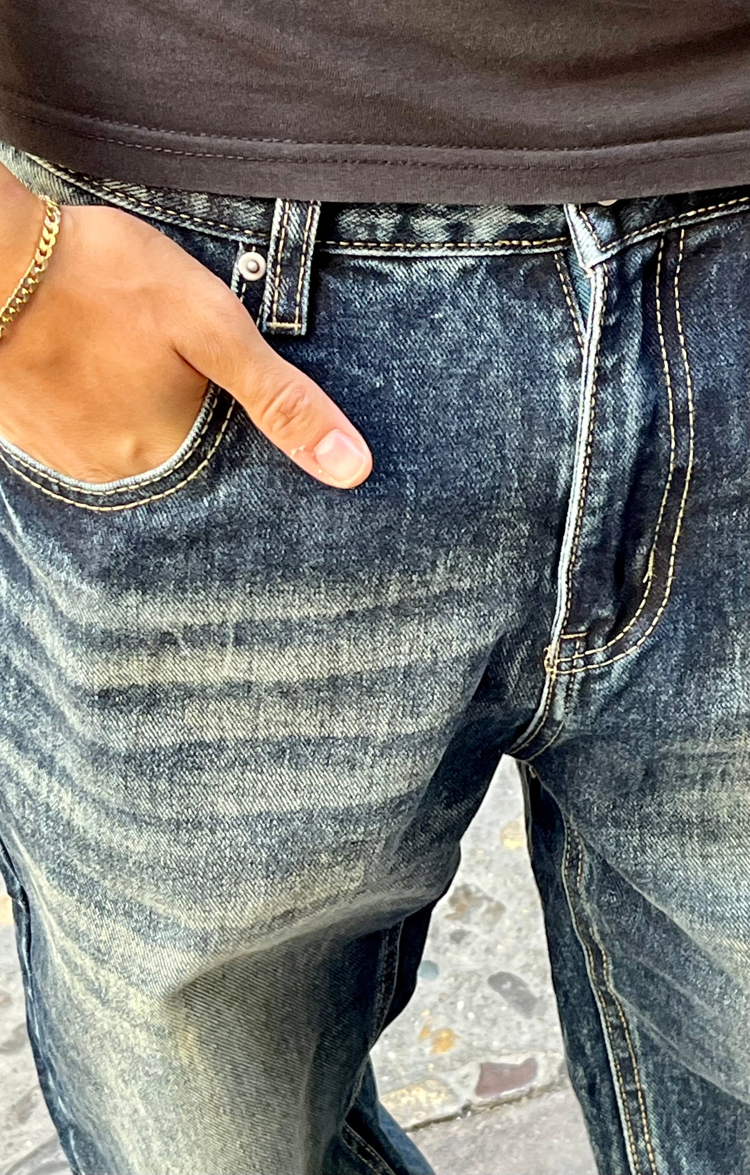 Jean homme foncé délavé coupe droite